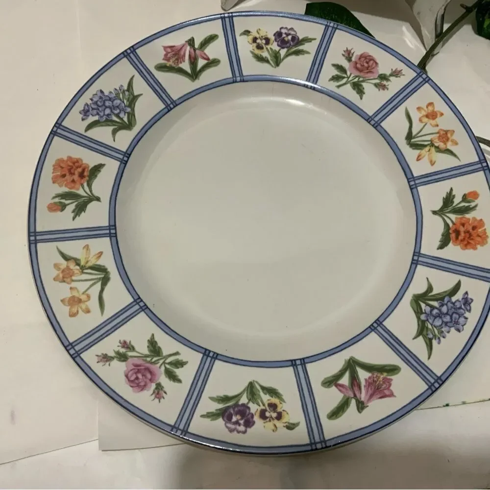 2 AMERICAN ATELIER ELIZABETH 5020 Dinner Plate Granny Core Floral Gingham A2